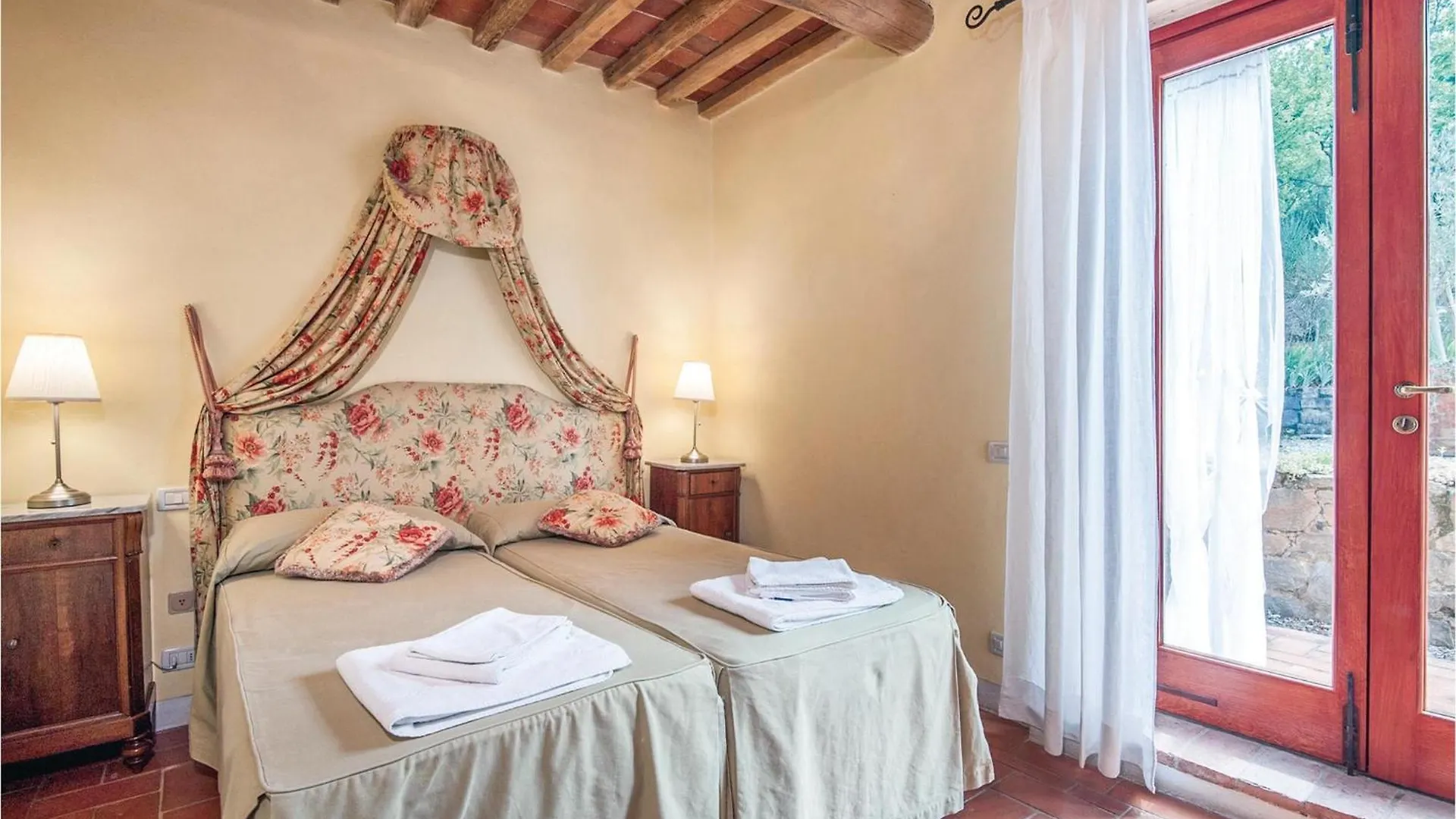 4 Bedroom Beautiful Home In Rapolano Terme Si Rigomagno 0*,